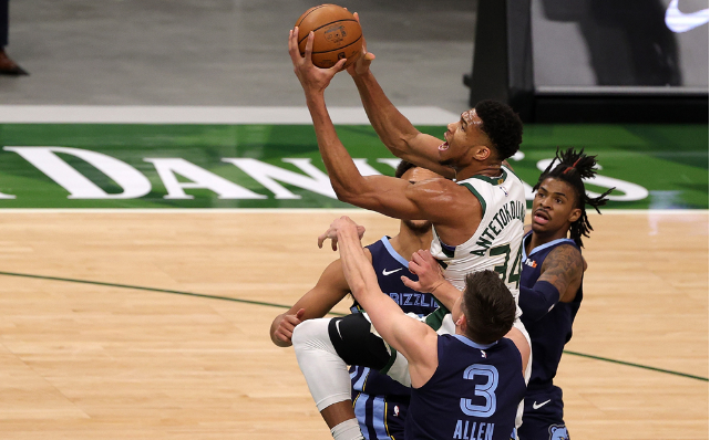  字母哥伤愈回归砍另类准四双  