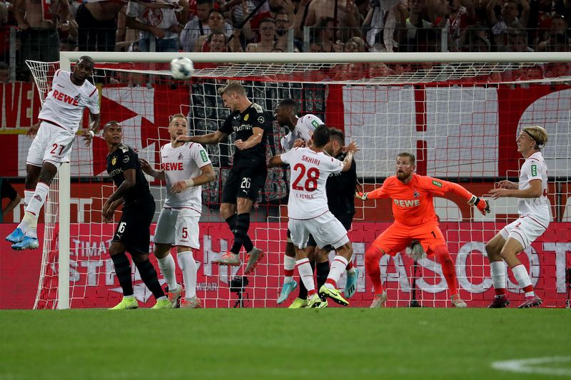  桑乔传射建功，多特蒙德四球横扫奥格斯堡