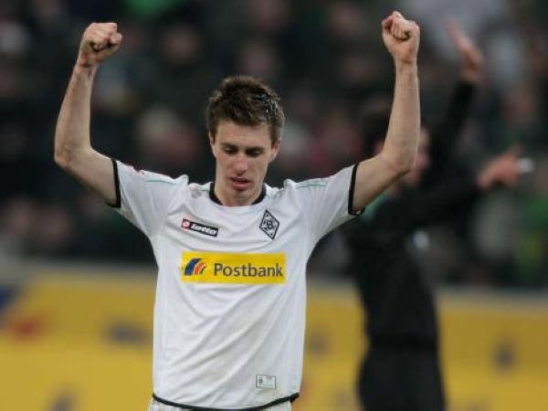  门兴格拉德巴赫定位球战术制胜德甲关键战役