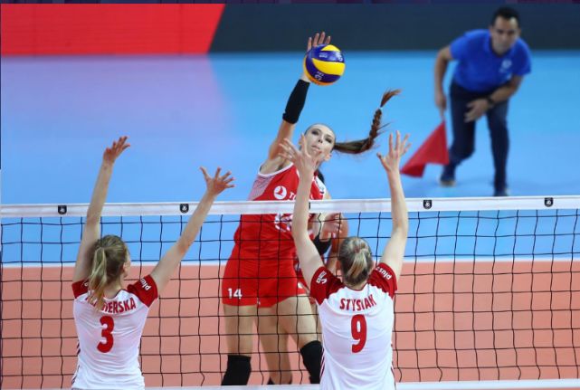 杜塞尔多夫主场气势如虹完胜对手巩固中游位置